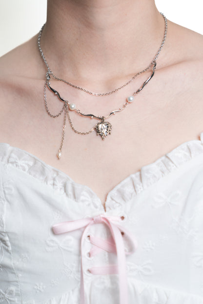 Loveless Necklace in Silver